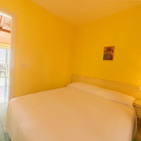 Hotel Mendolia 3*