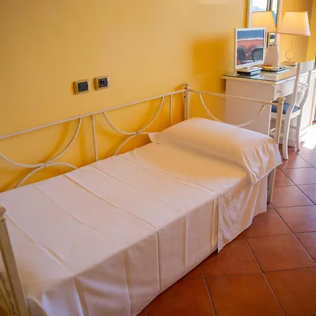 Hotel Mendolia 3*