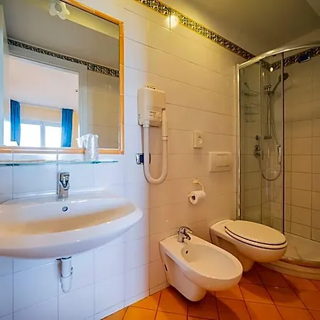 Hotel Mendolia 3*