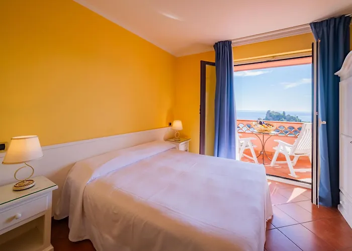 ホテル メンドリア ビーチ 3*