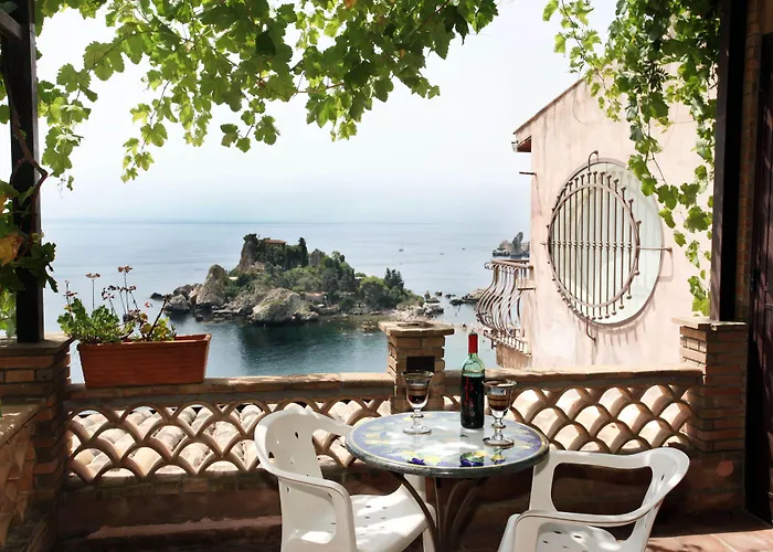 ホテル メンドリア ビーチ タオルミーナ