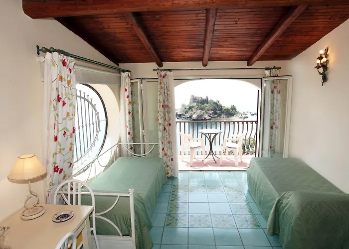 メンドリア ビーチ 3* タオルミーナ