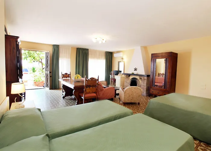 メンドリア ビーチ 3* タオルミーナ