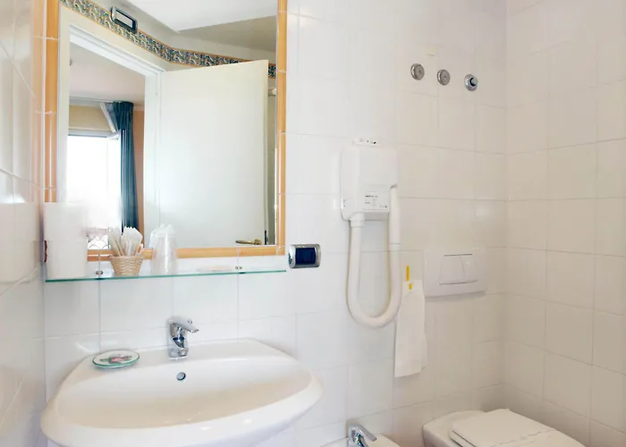 メンドリア ビーチ 3* タオルミーナ