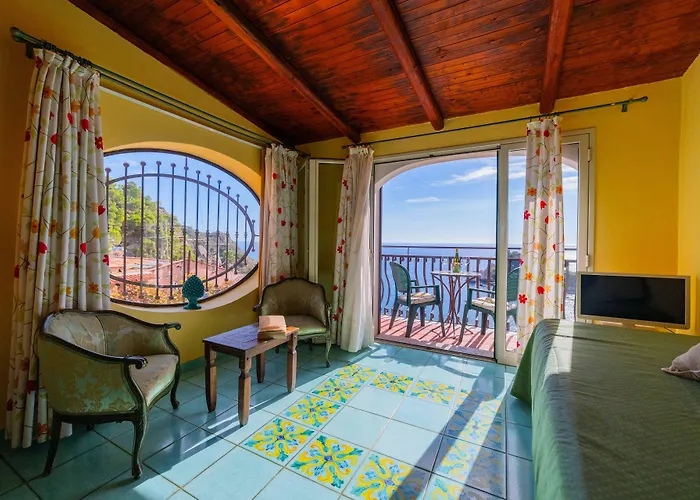 メンドリア ビーチ ホテル タオルミーナ