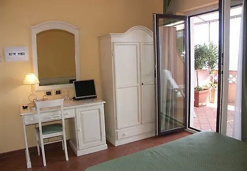 ホテル メンドリア ビーチ 3*